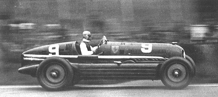 Alfa Romeo Bimotore,  giugno 1935 record mondiale di velocità sul miglio lanciato, 323 km/h 